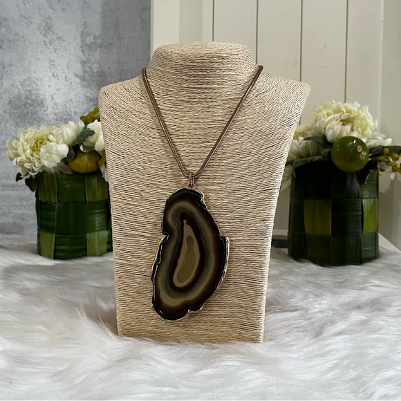 Chico's Jewelry - NEW Chico’s Sliced Agate + Gold Floating Pendant Long 20” Necklace Brown Tan NWT